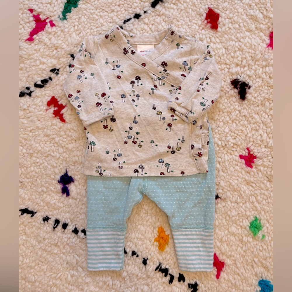 SOLD Hanna Andersson 2 Piece Bundle: Wrap Shirt & Pants (S 0-3m)
